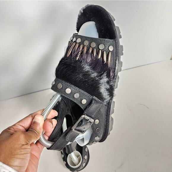 Ugg   - Picture 9 of 12